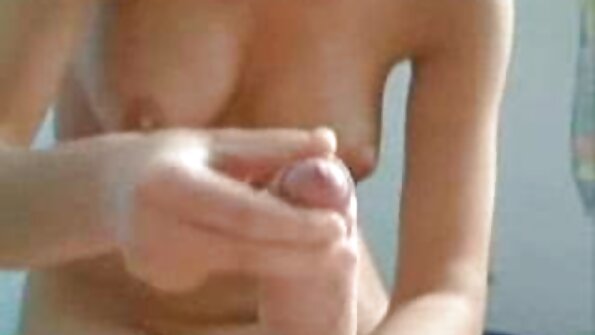 Una bionda con gli occhiali e delle grosse tette si sta veronica belli film porno riempiendo il culo