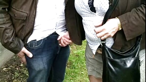 MILF bionda e porca permette al figliastro di trapanare la sua porno piu belli fica bagnata