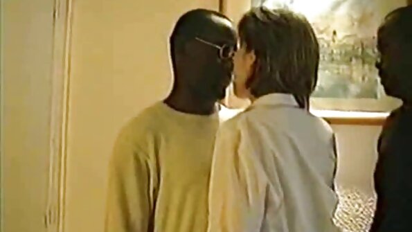 Due lesbiche tettone sono sul letto e si leccano a porno piu belli vicenda le fighe bagnate