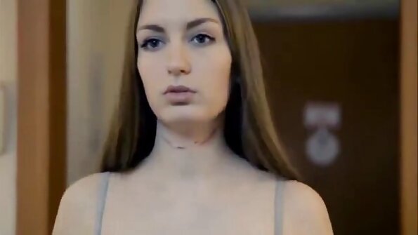 Sesso anale in camera d'albergo film porno bellissimo con la bella Abby Paradise chinata