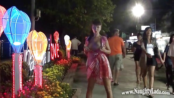 La bionda e il suo vecchio fidanzato festeggiano il ritorno i porno piu belli a casa con del sesso bollente