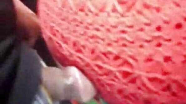Una veronica belli film porno latina con le tette enormi sta succhiando il cazzo e lei è seduta su di esso