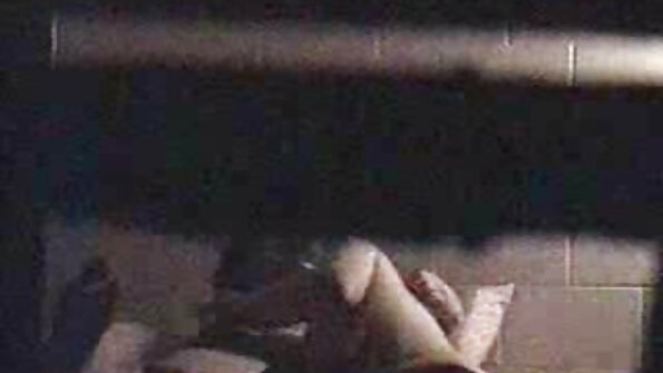 L'uomo incontra una bionda tettona e fa sesso con lei lo stesso giorno voglio vedere un bel film porno