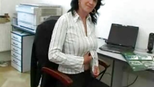 Cosce un bel film porno spesse e un grosso culo da volpe sulla sua troia bionda hardcore