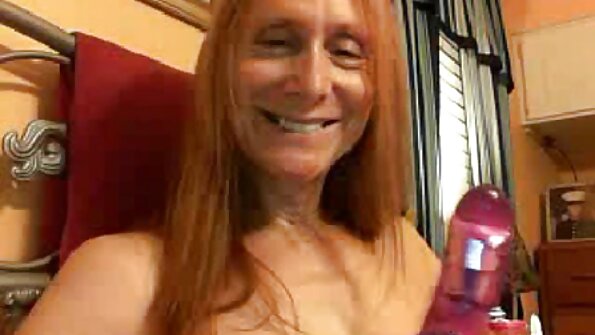 MILF tettona implora una bella un bel film porno scopata a casa
